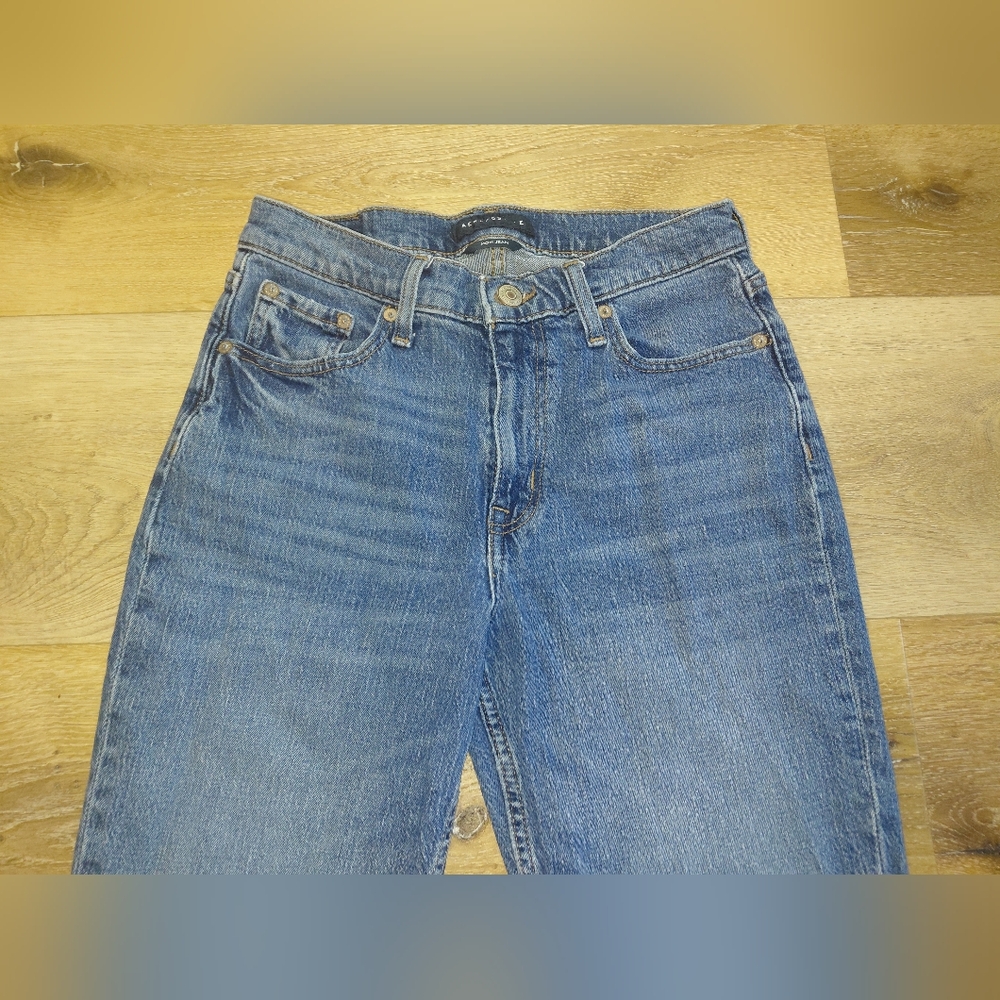 Aeropostale Women's Straight Leg Blue Jeans Mom Jean Sz 4 - Picture 3 of 12